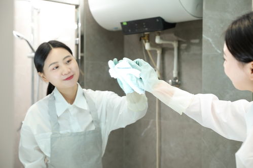 專業(yè)保潔服務與女性人物攝影 設圖網(wǎng)的視覺藝術(shù)結(jié)合